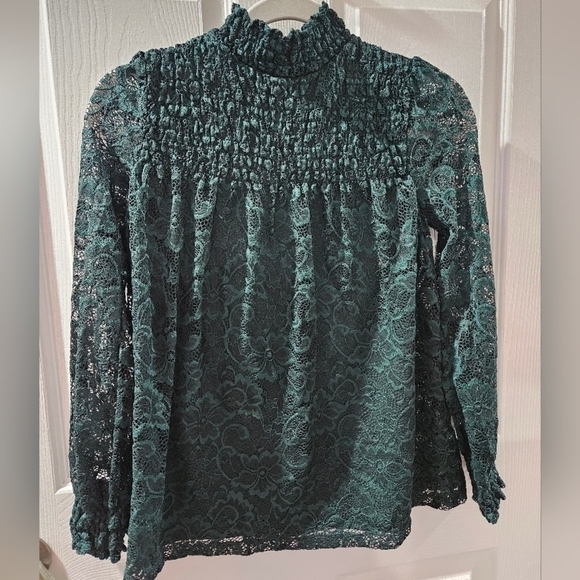 Cable & Gauge Tops - Cable and Gauge lace shirt